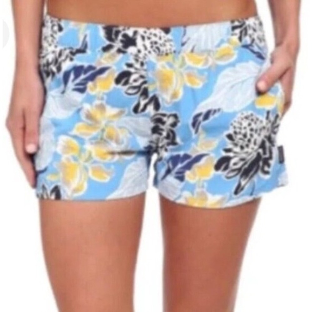 Patagonia Womens Barely Baggies Shorts XS Blue Floral Hawaiian Print Nylon Beach